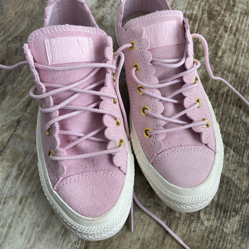 Clean {Converse}!
